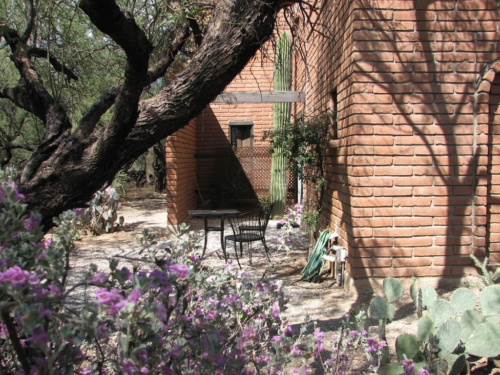 Desert Trails Bed & Breakfast Tanque Verde Room photo