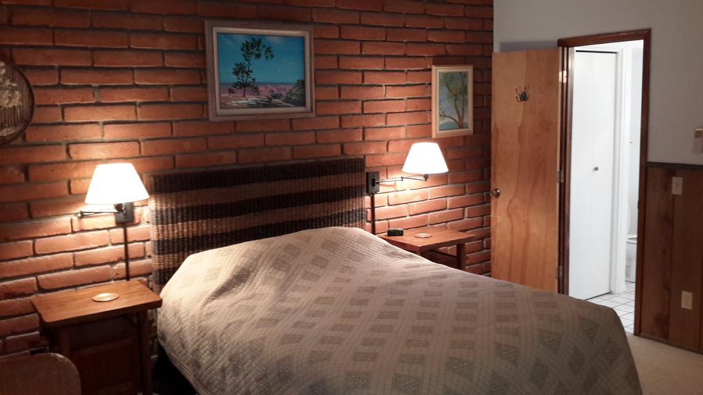 Desert Trails Bed & Breakfast Tanque Verde Room photo